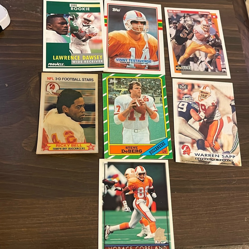 Lot of 7 Tampa Bay Buccaneers Cards.